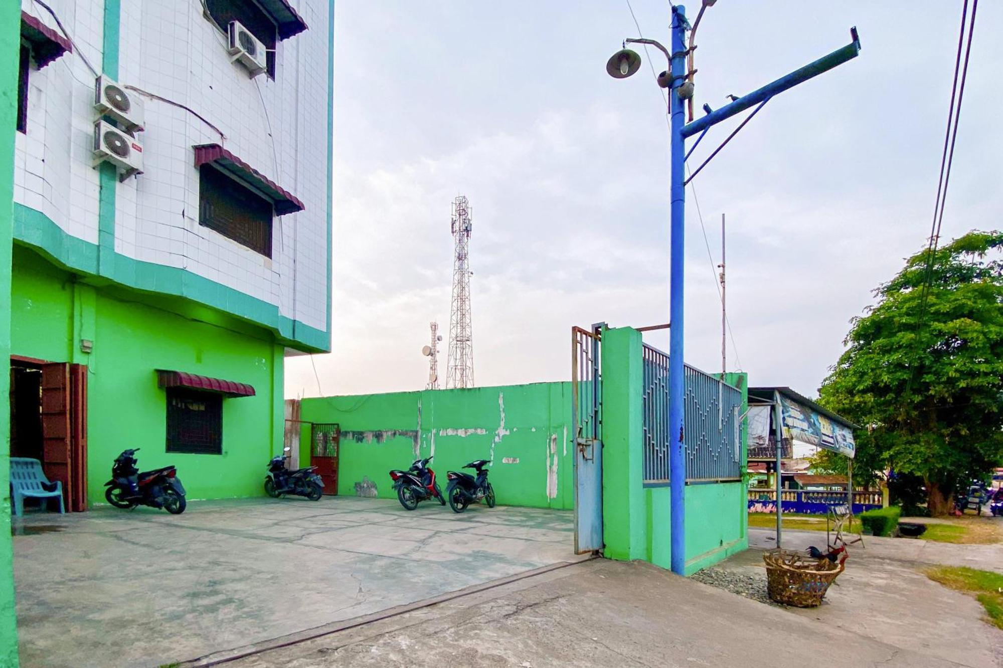 Reddoorz At Star Hill Inn Syariah Tebing Tinggi Rantau Laban Ngoại thất bức ảnh