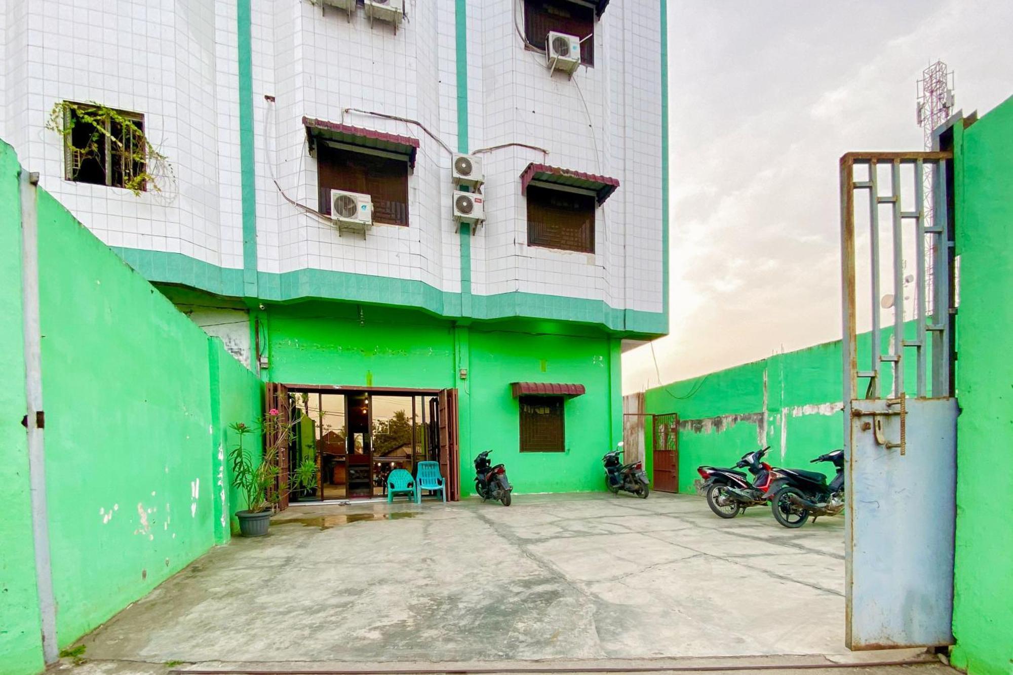 Reddoorz At Star Hill Inn Syariah Tebing Tinggi Rantau Laban Ngoại thất bức ảnh